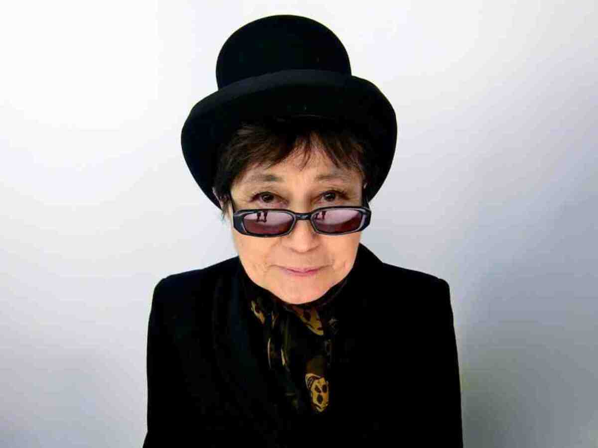 Yoko Ono completa 90 anos e recebe homenagens de Ringo e Elton John 