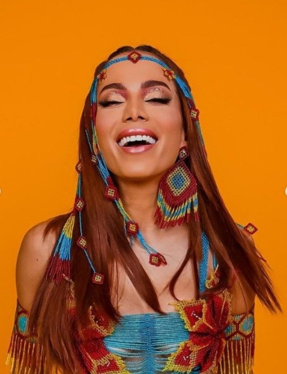 A peça é inspirada na Cabocla Jurema, entidade cultuada na umbanda e no camdomble de caboclo, também conhecida como rainha das Matas de Oxóssi -  (crédito: Reprodução/Instagram/@anitta)