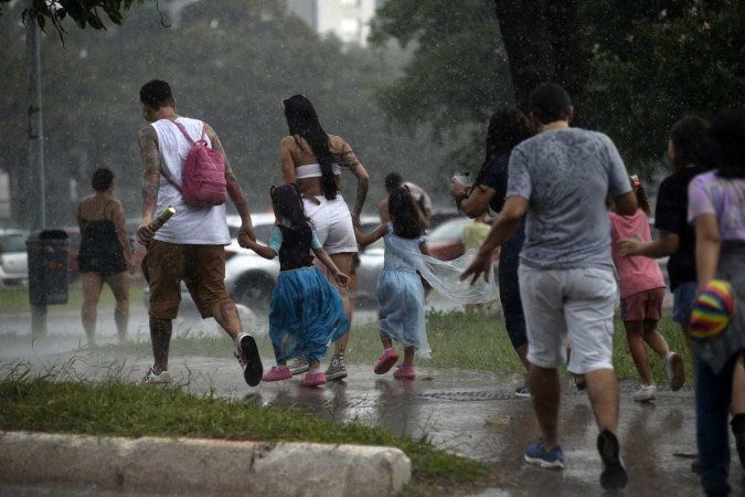  19/02/2023. Crédito: Minervino Júnior/CB/D.A Press. Brasil.  Brasilia - DF. Carnaval 2023 Bloco da Baratinha no Parque da Cidade.