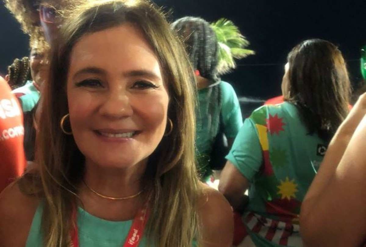 Adriana Esteves se declara apaixonada pelo carnaval: 