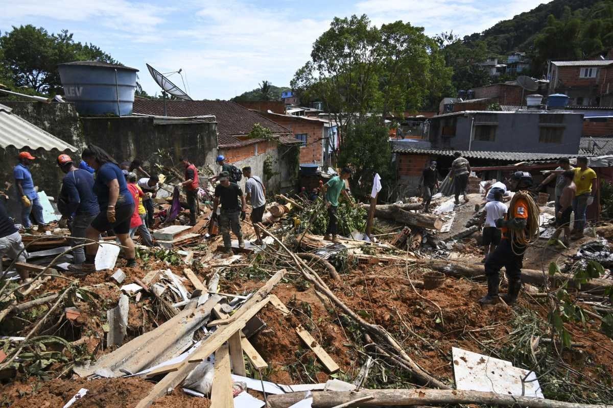 Prefeito de Bertioga cobra monitoramento em áreas de risco