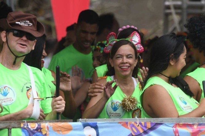  21/02/2023 Credito: Ed Alves/CB/DA.Press. Cidades. Bloco Portadores D Alegria - Baratinha - Estacionamento 12  - Parque da Cidade. Na foto, Denise Braga. 