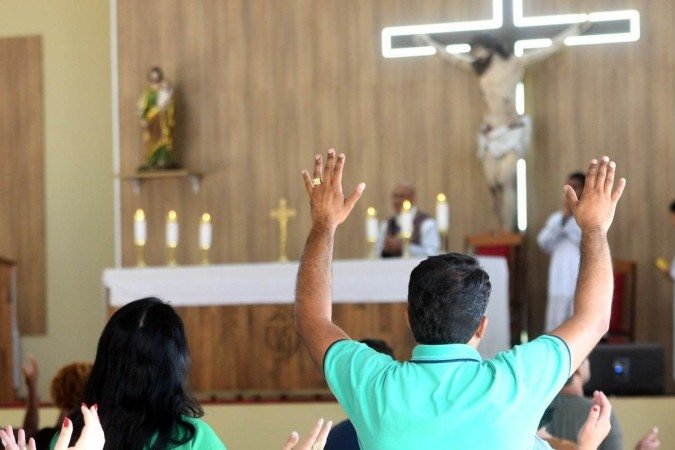  22/02/2023 Credito: Ed Alves/CB/DA.Press. Cidades. Missa de Quarta-feira de Cinza. Comunidade Obra de Maria, localizada na Vila Cauy - Bandeirante-DF.