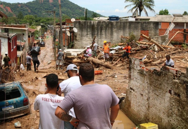 A chacina em Sinop e a guerra antiarmas de Flávio Dino na Justiça