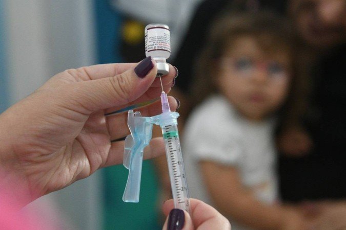 A vacina a a ser obrigatória no calendário vacinal para todas as crianças nascidas ou que estejam no Brasil, com idade entre 6 meses e menores de 5 anos - (crédito: Ed Alves/CB/DA.Press) A vacina a a ser obrigatória no calendário vacinal para todas as crianças nascidas ou que estejam no Brasil, com idade entre 6 meses e menores de 5 anos - (crédito: Ed Alves/CB/DA.Press)