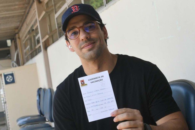  24/02/2023 Credito: Ed Alves/CB/DA.Press. Cidades. Vacinação contra Covid 19. Posto de saude 114/115 Norte. Na foto, Eduardo Mujica. 