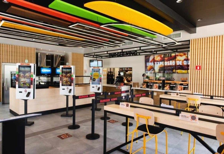 Burger King abre vagas na área corporativa e nos restaurantes Burger King® e POPEYES® em vários lugares do Brasil
