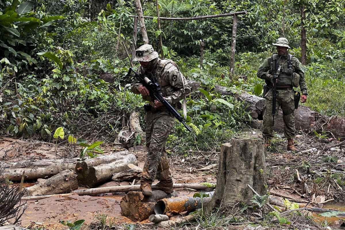 PF resgata menina de 15 anos 'cooptada' pelo garimpo ilegal para se prostituir na terra Yanomami