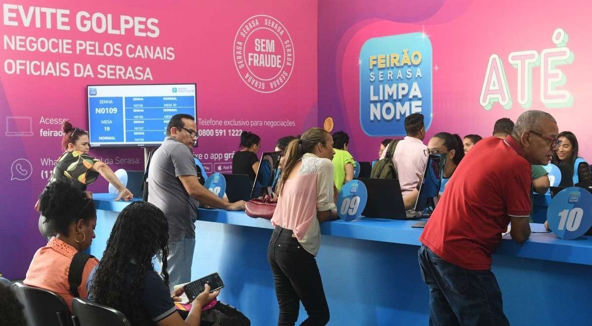 Milhares de brasilienses quitaram dívidas no primeiro dia de feirão da Serasa