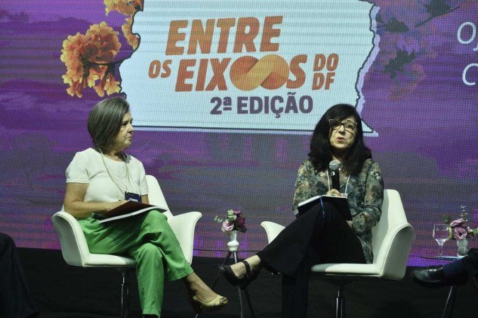  A professora do curso de arquitetura e urbanismo da Universidade de Brasília (UnB) Claudia Conceição Garcia e Virginia Casado, oficial de projetos da Organização das Nações Unidas para a Educação, a Ciência e a Cultura (Unesco), durante participação do Seminário Entre os Eixos do DF - 2ª edição: Quem ama preserva.