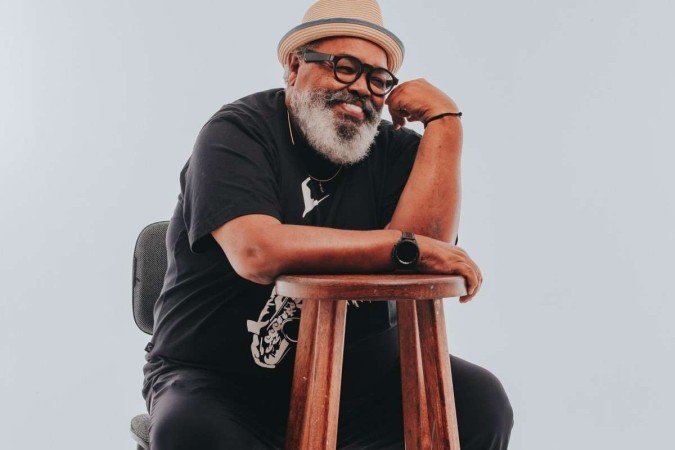 Jorge Aragão é uma das atrações de domingo na festa de 64 anos 