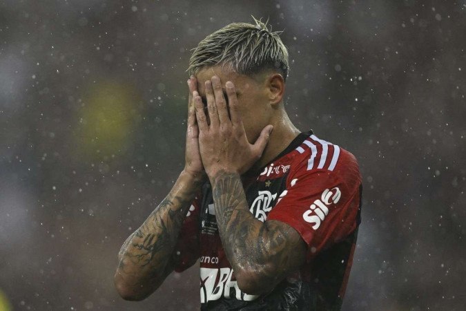 O Rubro-Negro, de Pedro (foto), não conseguiu segurar o Fluminense e perdeu, pela segunda vez consecutiva, o título Carioca para o Tricolor por 4 a 1 -  (crédito: Mauro Pimentel/AFP)