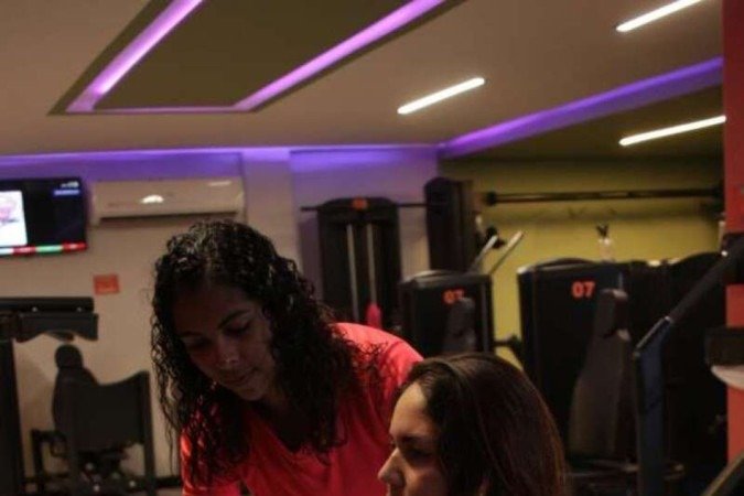 Dhaiany Martins com a instrutora Daniella Vieira