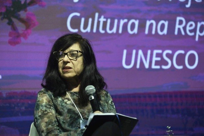   Virginia Casado, oficial de projetos da Organização das Nações Unidas para a Educação, a Ciência e a Cultura (Unesco), durante participação do Seminário Entre os Eixos do DF - 2ª edição: Quem ama preserva.