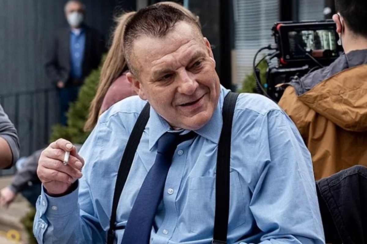 Família do ator Tom Sizemore diz que 'não há mais esperança' após aneurisma