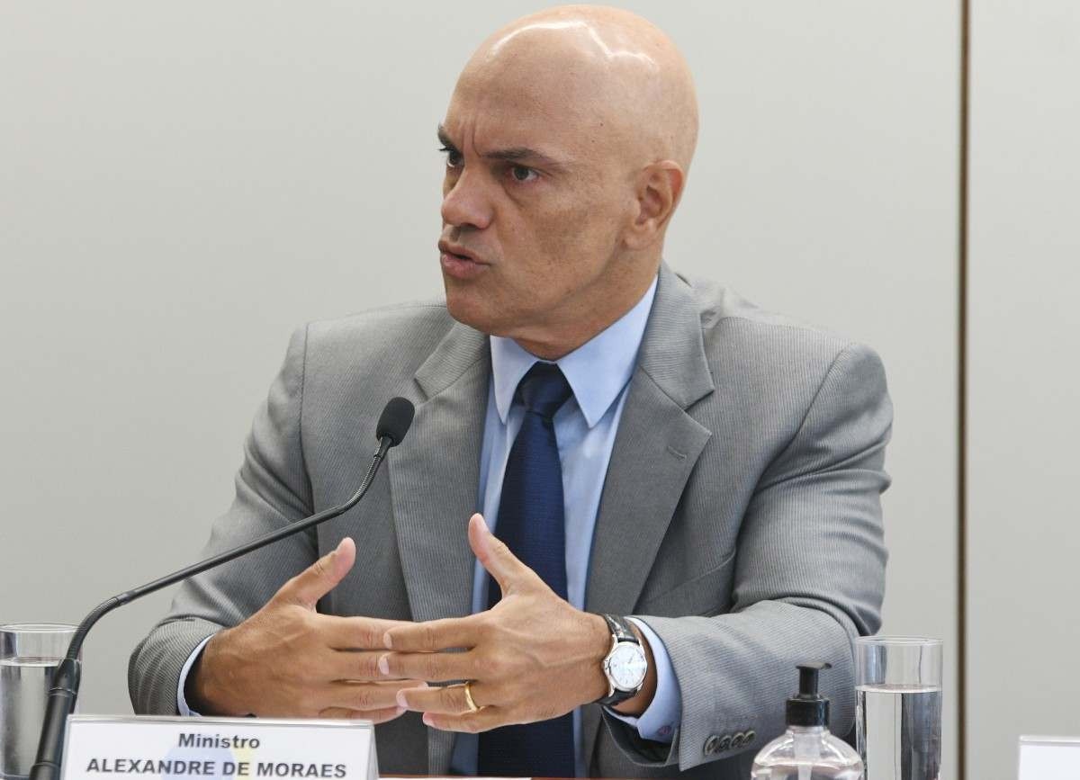 Moraes: plataformas devem ser consideradas empresas de comunicação