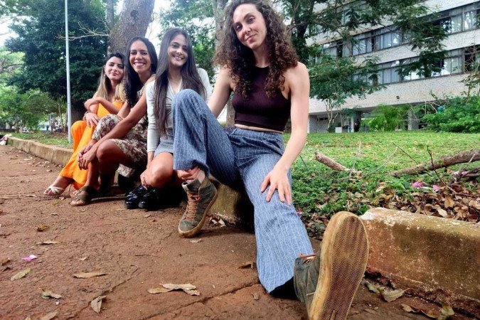 Revista -Mulheres que vão a luta. Especial dia das Mulheres. 