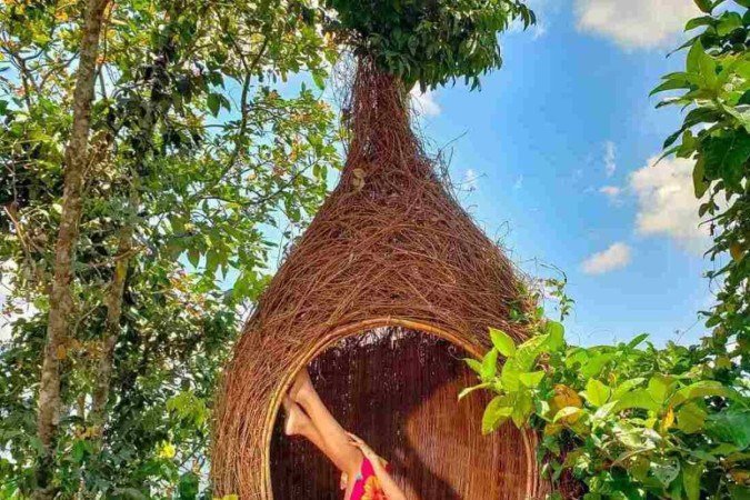 As viagens, inclusive, fazem sucesso nas redes sociais, onde acumula 995 mil seguidores