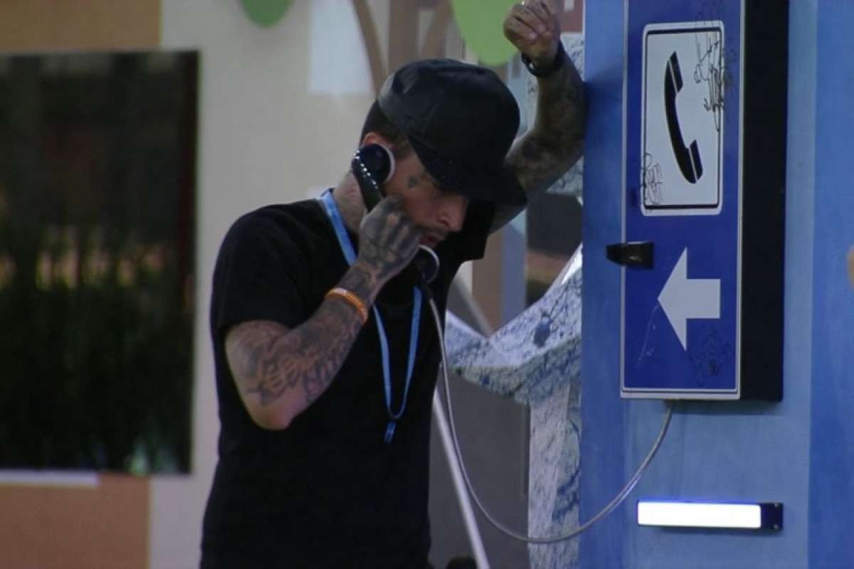 BBB 23: MC Guimê atende Big Fone e coloca dois participantes no paredão