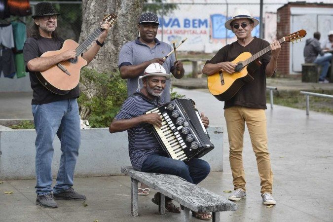  02/03/2023. Crédito: Minervino Júnior/CB/D.A Press. Brasil.  Brasilia - DF. Gito do forró nas Feiras. Músico e multi-instrumentista Riva Santana e sua Banda.