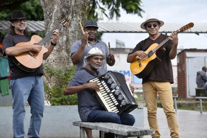  02/03/2023. Crédito: Minervino Júnior/CB/D.A Press. Brasil.  Brasilia - DF. Gito do forró nas Feiras. Músico e multi-instrumentista Riva Santana e sua Banda.