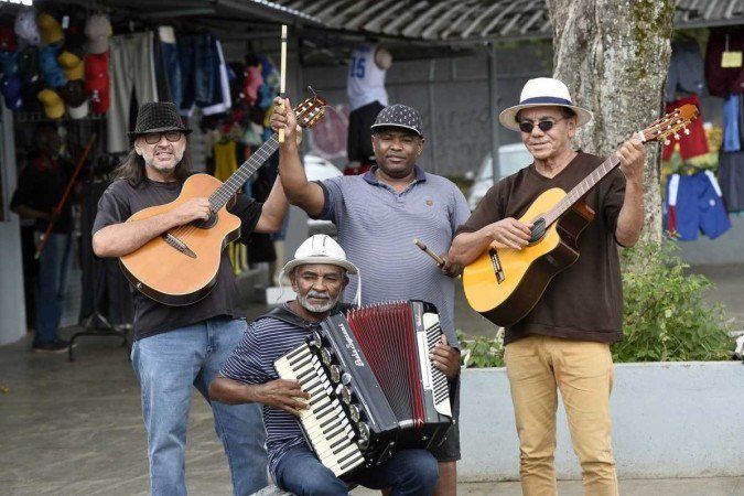  02/03/2023. Crédito: Minervino Júnior/CB/D.A Press. Brasil.  Brasilia - DF. Gito do forró nas Feiras. Músico e multi-instrumentista Riva Santana e sua Banda.