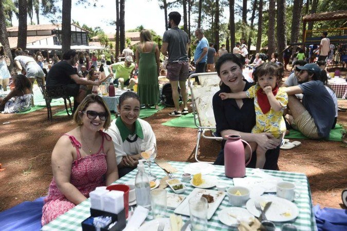  As amigas Ana Angélica, Carolina e Marisa passaram o domingo no Jardim Botânico de Brasília