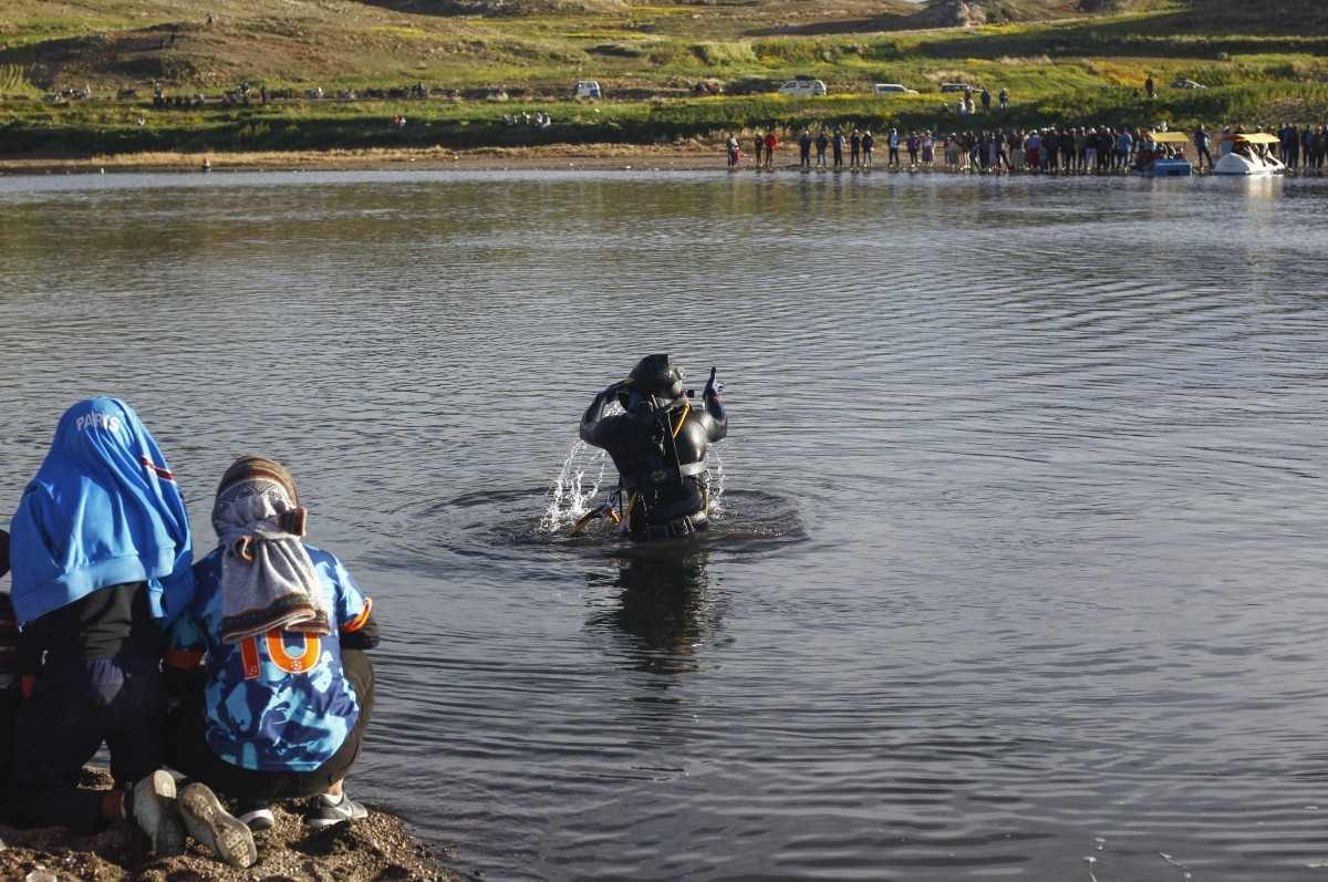 Militares morrem afogados ao fugirem de manifestantes no Peru