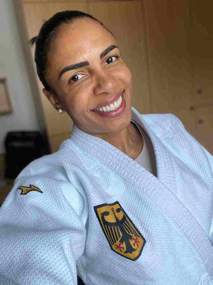 Técnica e ex-atleta profissional de judô, Erika Miranda. 