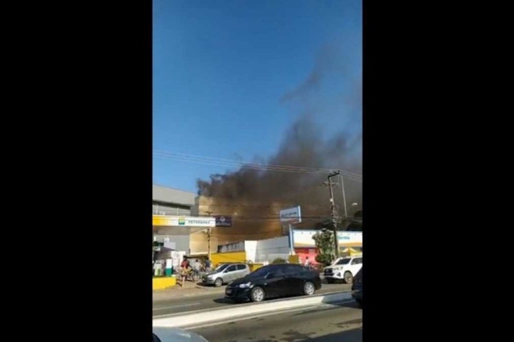 Incêndio em shopping de São Luís, no Maranhão, deixa duas pessoas mortas