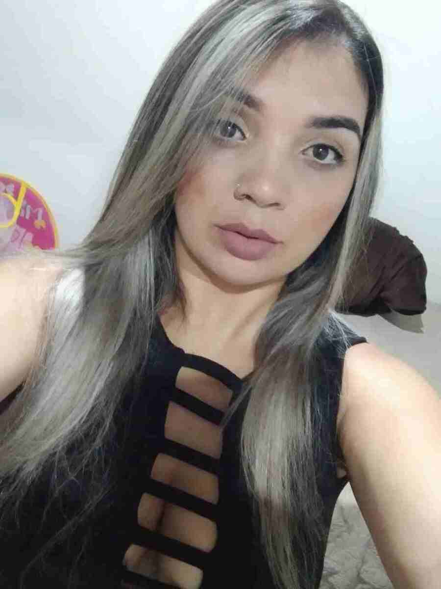 Taiane Sampaio, mãe solo e assistente de atendimento do Hospital Oftalmológico de Brasília . "Com muita dificuldade,  muito cansaço,  muita luta, mas sigo firme, sendo forte", relata