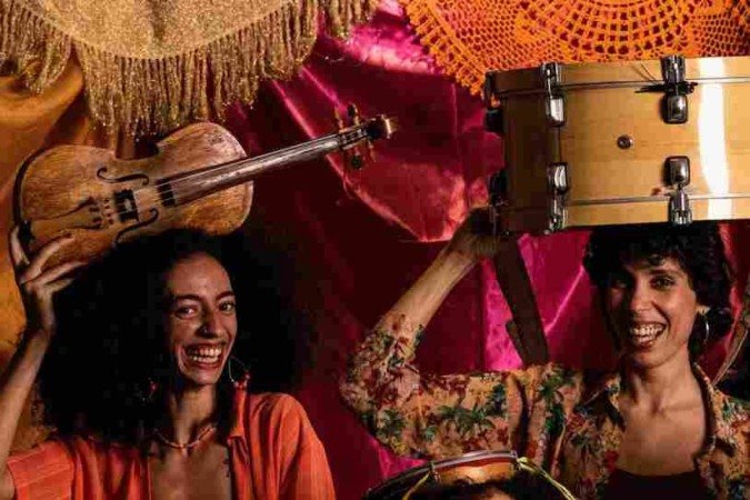  Mamulengo Riso Frouxo: mulheres não binárias