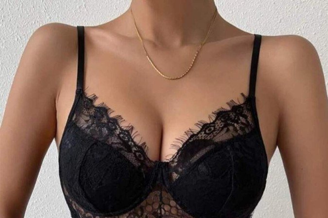 Combinada com jeans, a renda traz despojamento e sensualidade