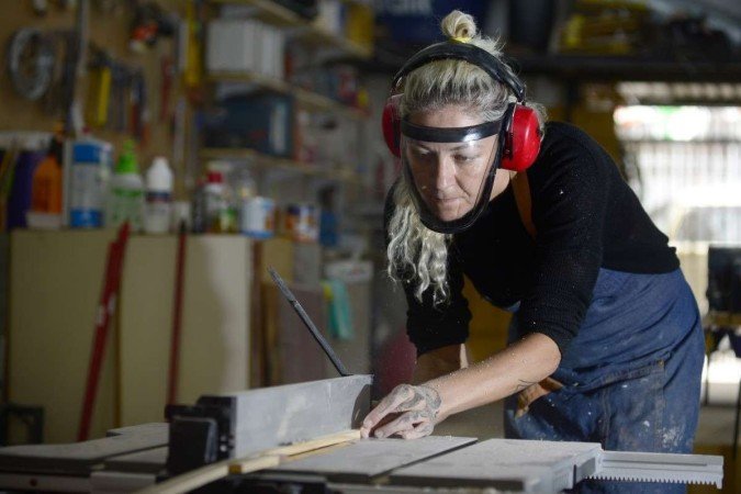  14/03/2023 Cr&eacute;dito: Marcelo Ferreira/CB/D.A Press. Brasil. Brasilia - DF - Mulheres que v&atilde;o &agrave; luta.  Poli Salom&eacute; tem um galp&atilde;o de macenaria na 713 Norte.