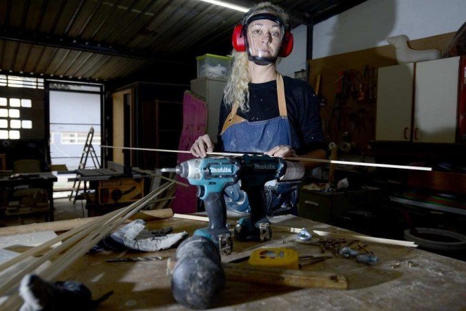  14/03/2023 Cr&eacute;dito: Marcelo Ferreira/CB/D.A Press. Brasil. Brasilia - DF - Mulheres que v&atilde;o &agrave; luta.  Poli Salom&eacute; tem um galp&atilde;o de macenaria na 713 Norte.