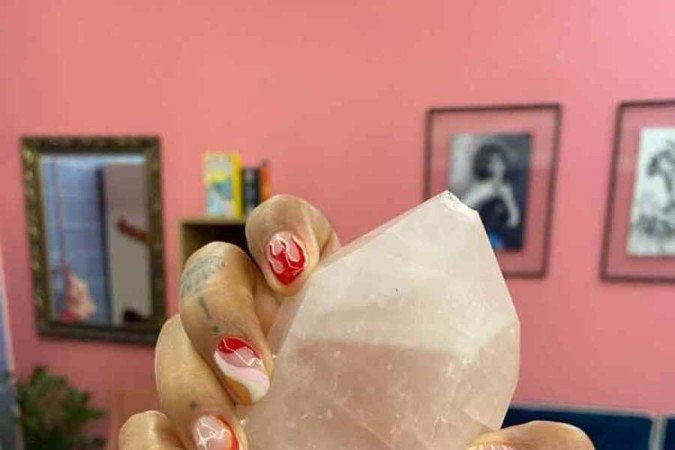 Formatos geométricos dos anos 1960, fazendo uma mistura com desenhos atuais 