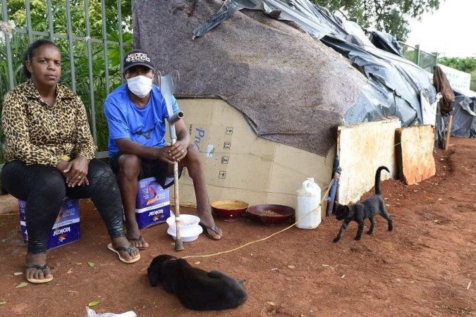  15/03/2023 Crédito: Marcelo Ferreira/CB/D.A Press. Brasil. Brasilia - DF -  Situação e condições do Centro POP. Silvano Daora e Daniela dos Santos, dependem da ajuda do Centro Pop. 