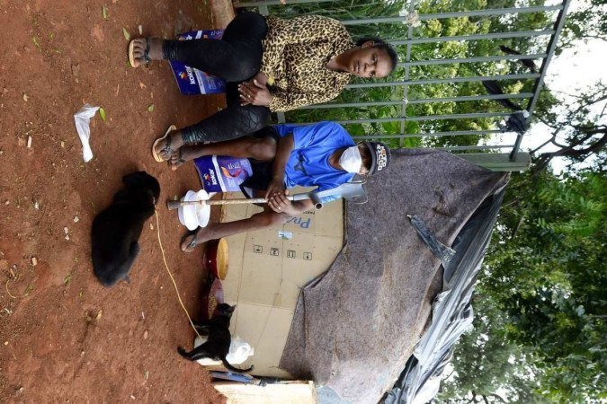  Daniela dos Santos e Silvano Daora vivem há um ano nas ruas