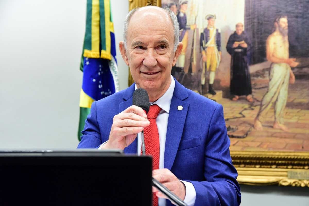 Rui Falcão é eleito novo presidente da Comissão de Constituição e Justiça