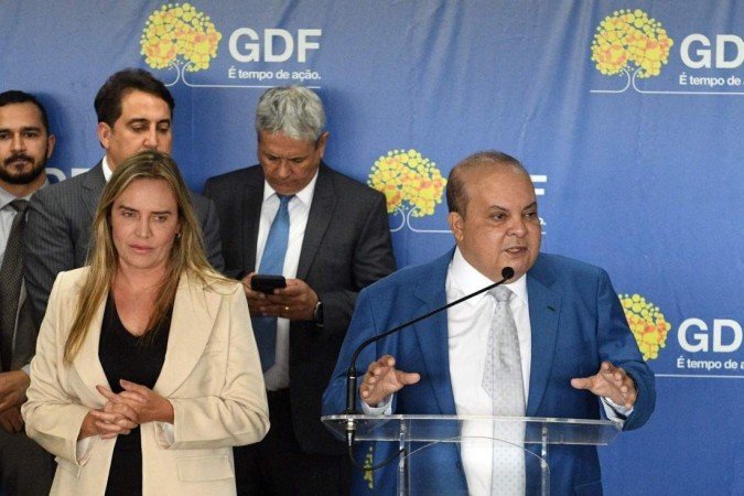 Com Celina, na coletiva à imprensa