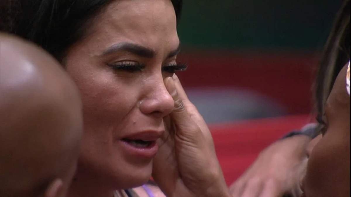 Dania Mendez chora após Sapato e MC Guimê serem expulsos do BBB23