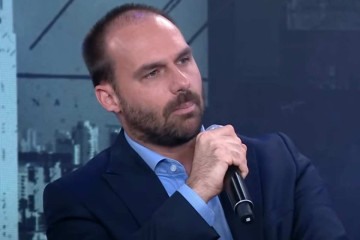 Eduardo Bolsonaro publica vídeo falso de Celso Amorim abraçando Maduro	 -  (crédito: Reprodução/Youtube Pânico Jovem Pan)