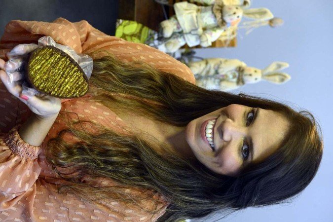  20/03/2023 Crédito: Marcelo Ferreira/CB/D.A Press. Brasil. Brasilia - DF -  Produção caseira de ovos de páscoa. Bianca Barreto.