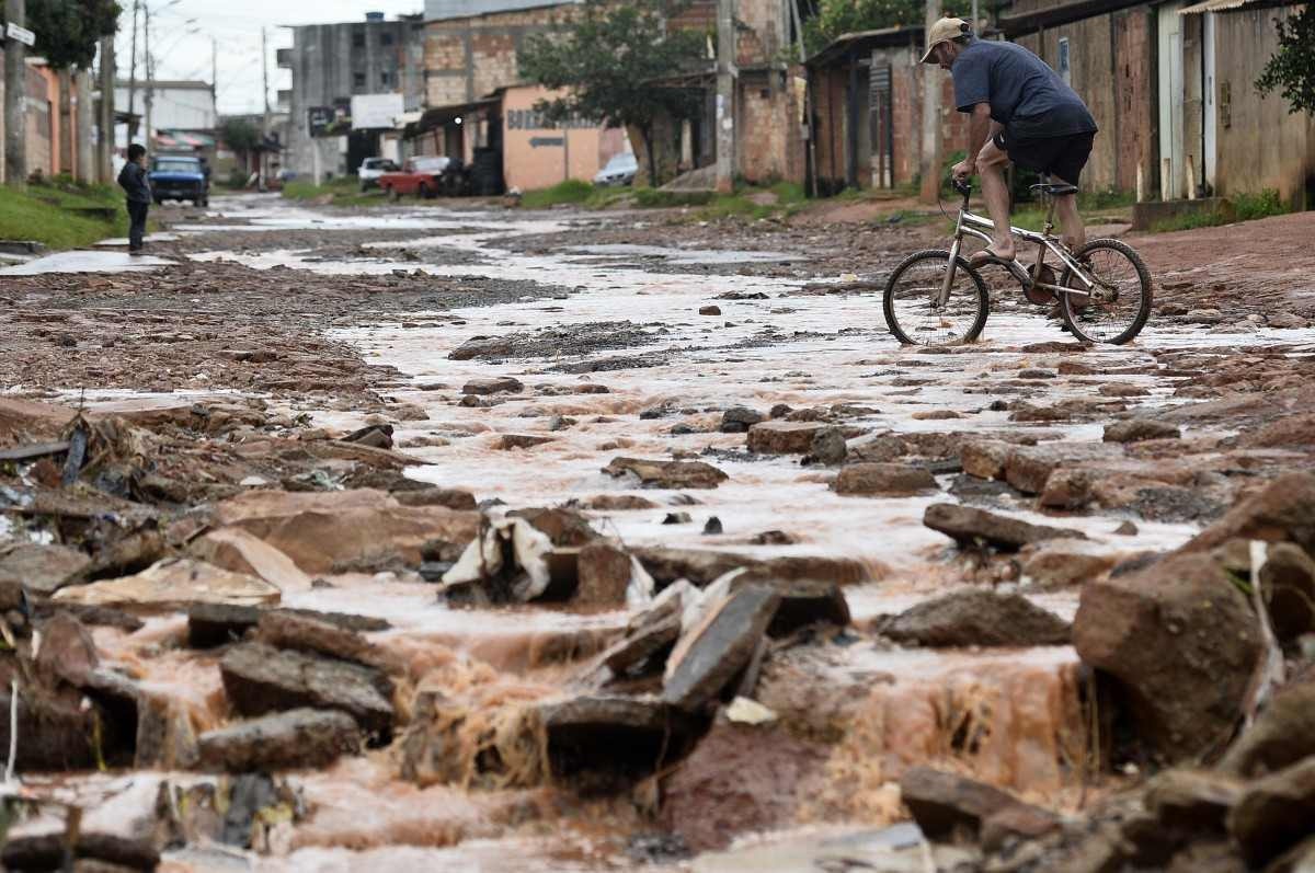 Defesa Civil alerta para riscos das chuvas, que devem persistir até maio