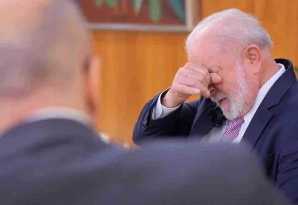 Após cancelar viagem à China e ficar no país, a pneumonia deverá ser o menor dos problemas do presidente Lula ao longo da semana