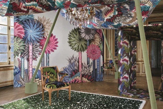 Coleção criada por Christian Lacroix