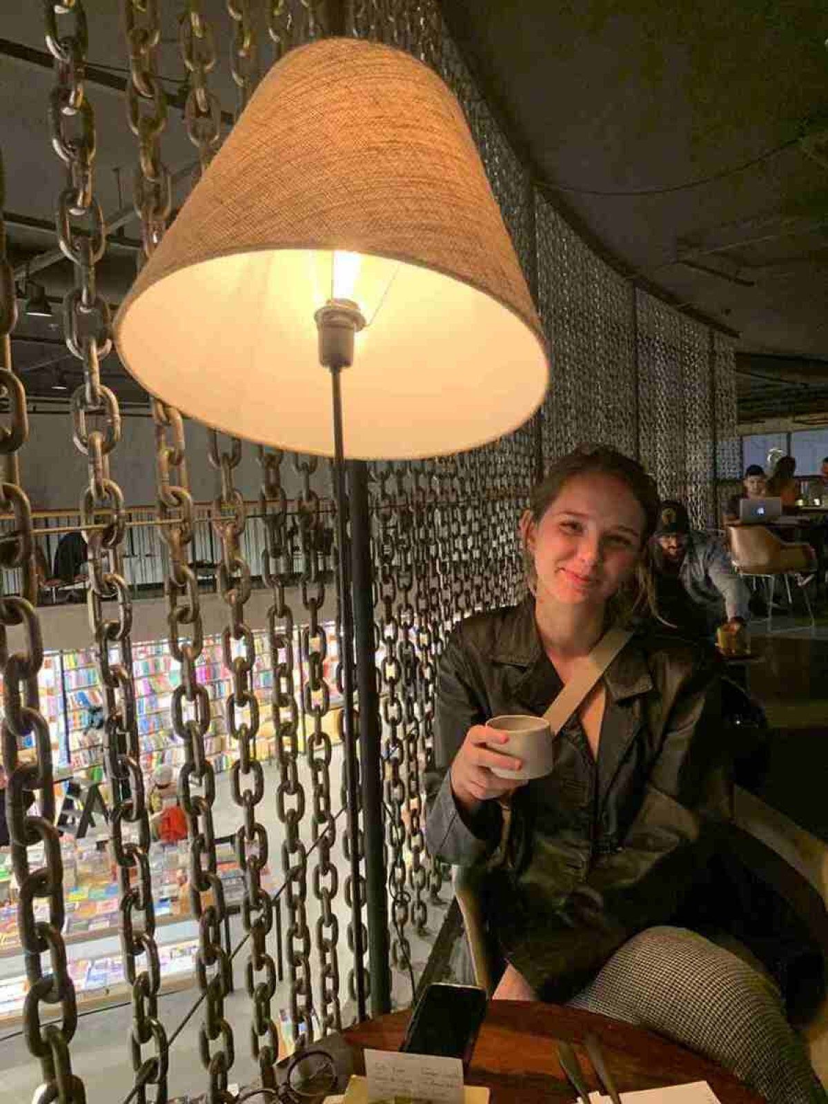 Letícia Albernaz é uma grande apreciadora de cafés desde criança