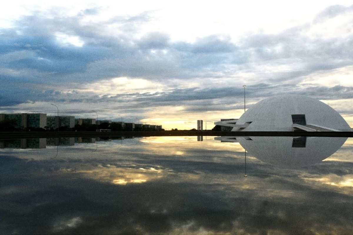 Espelho d'água em frente ao Museu Nacional de Brasília