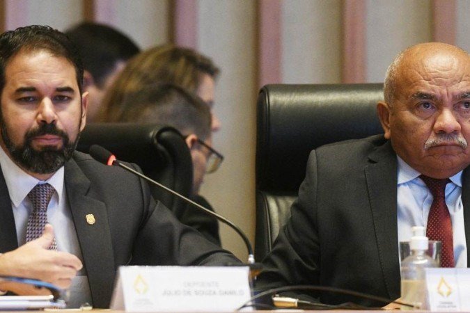  23/03/2023 Credito: Ed Alves/CB/DA.Press. Cidades. Ex-secretário de Segurança Pública do DF, Júlio Danilo, na CPI dos Atos Antidemocráticos. Na foto, o Deputado Distrital Chico Vigilante. 