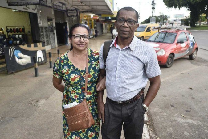 Edmar e Iolanda elogiam o comércio da região administrativa